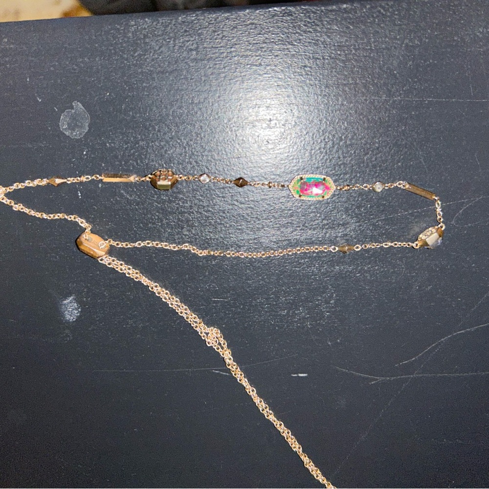 Kendra Scott necklace